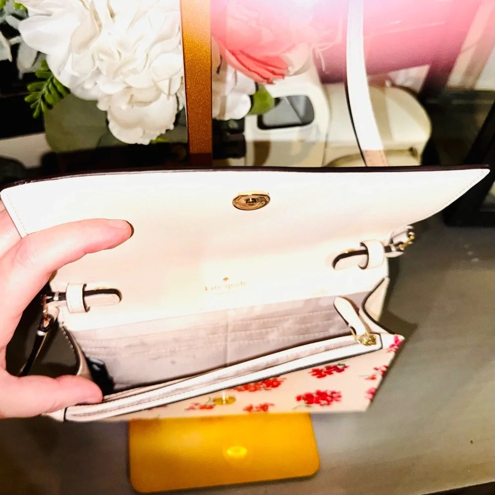 Kate Spade Perry White Leather Floral Crossbody Bag - EUC - Retails $239
